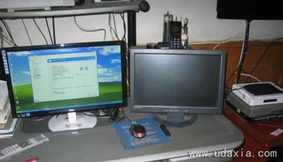 电脑双屏显示设置方法