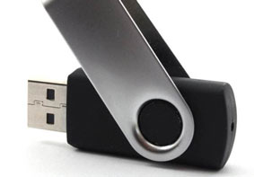 使用U盘复制文件时一直提示权限不足怎么解决