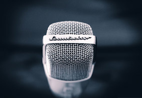 电脑插入麦克风出现刺耳声音的解决方法