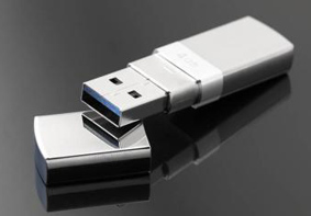 U盘插入电脑后不显示卷标的恢复教程