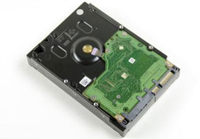 电脑硬盘灯一直亮着不熄灭的原因及其解决方法