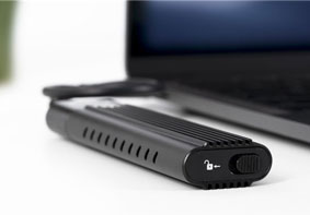 Plugable推出10Gb USB-C NVMe固态硬盘盒 售价约300元