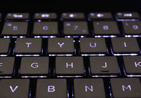 键盘打字出现连续重复字母的解决办法