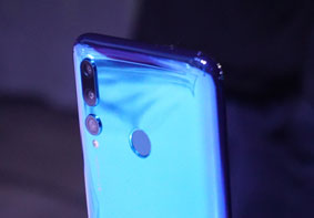 华为发布畅享9S/9e手机 最低售价999元