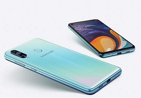 为了迎接夏天到来，三星Galaxy A60元气版海盐蜜桃很清新