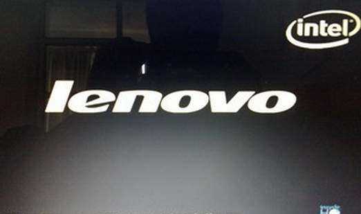 联想yoga2笔记本开机画面