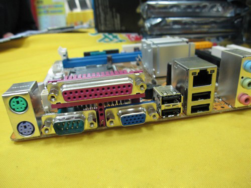 英特尔DG41WV主板的bios设置u盘启动进入PE操作方法