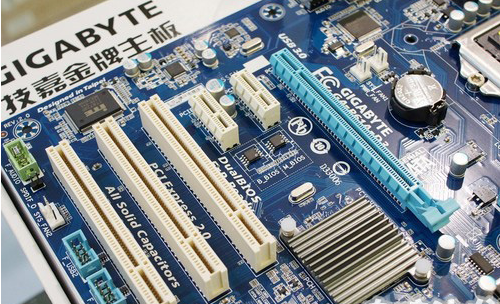 技嘉GA-P61A-D3型号主板bios设置U盘启动教程