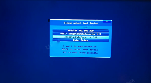 在启动选项窗口中选择Kingston DataTraveler3.0