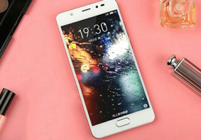 魅族魅蓝新机曝光：夏普屏，主打自拍